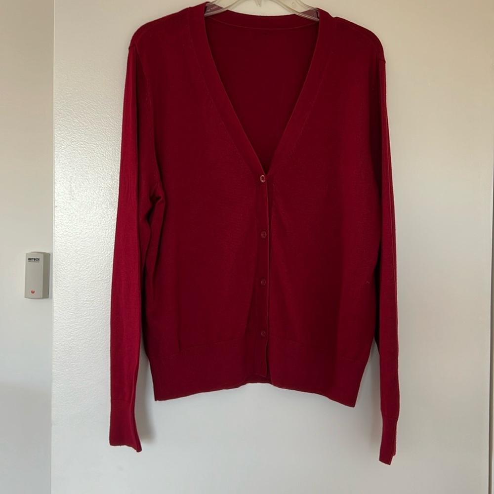 Women’s burgundy cardigan with long sleeves and V-neck